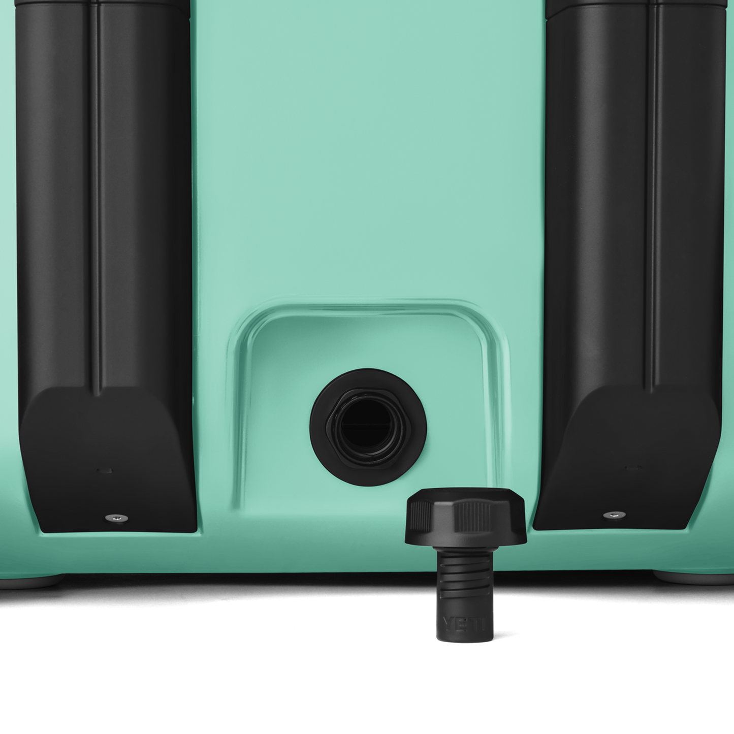 Roadie® 32 Wheeled Hard Cooler Seafoam
