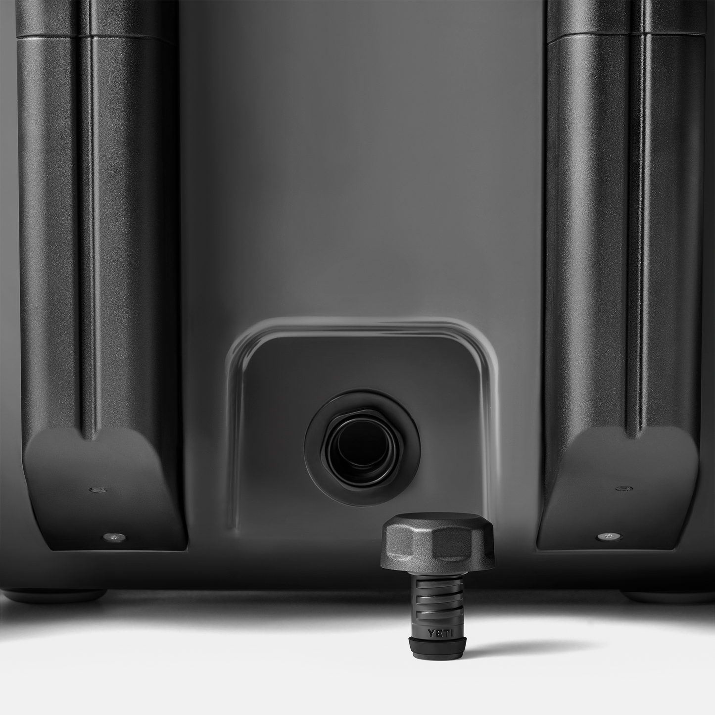 YETI Roadie® Wheeled Cooler Bestdam™ Drain Plug Black