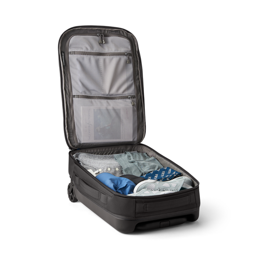 Crossroads® 35L/22" Wheeled Luggage Black