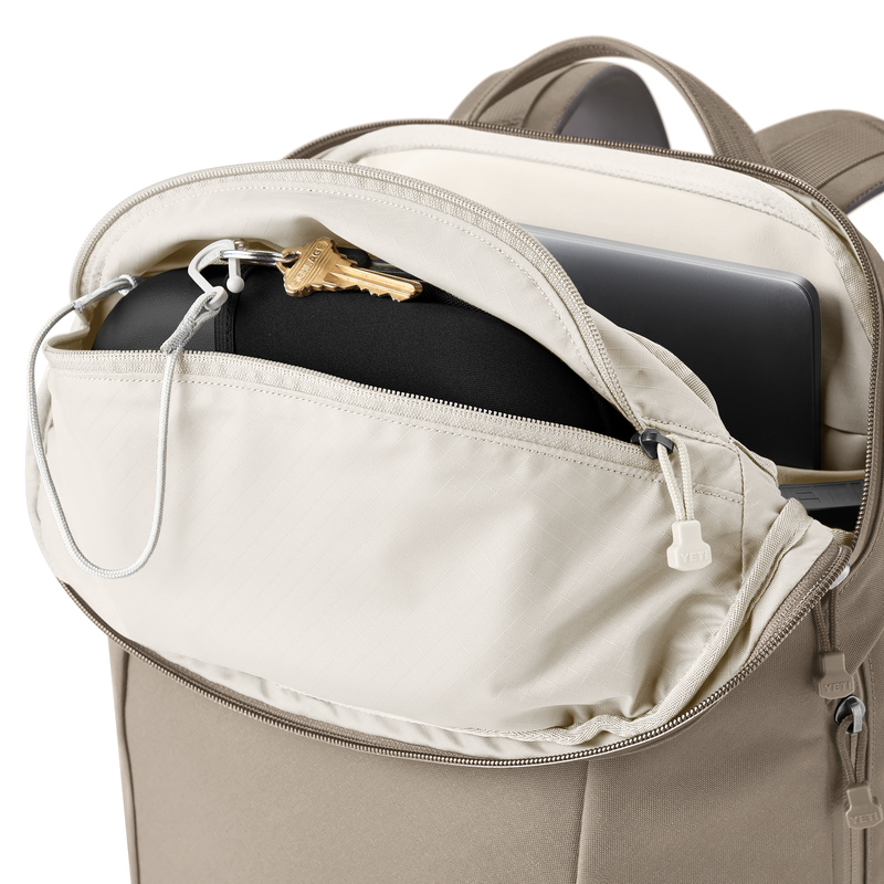 YETI Crossroads® 22L Backpack Cape Taupe