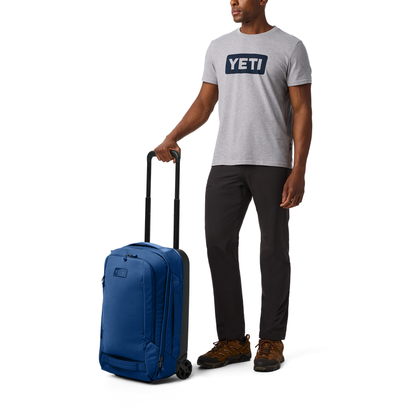 Crossroads® 35L/22" Wheeled Luggage Navy