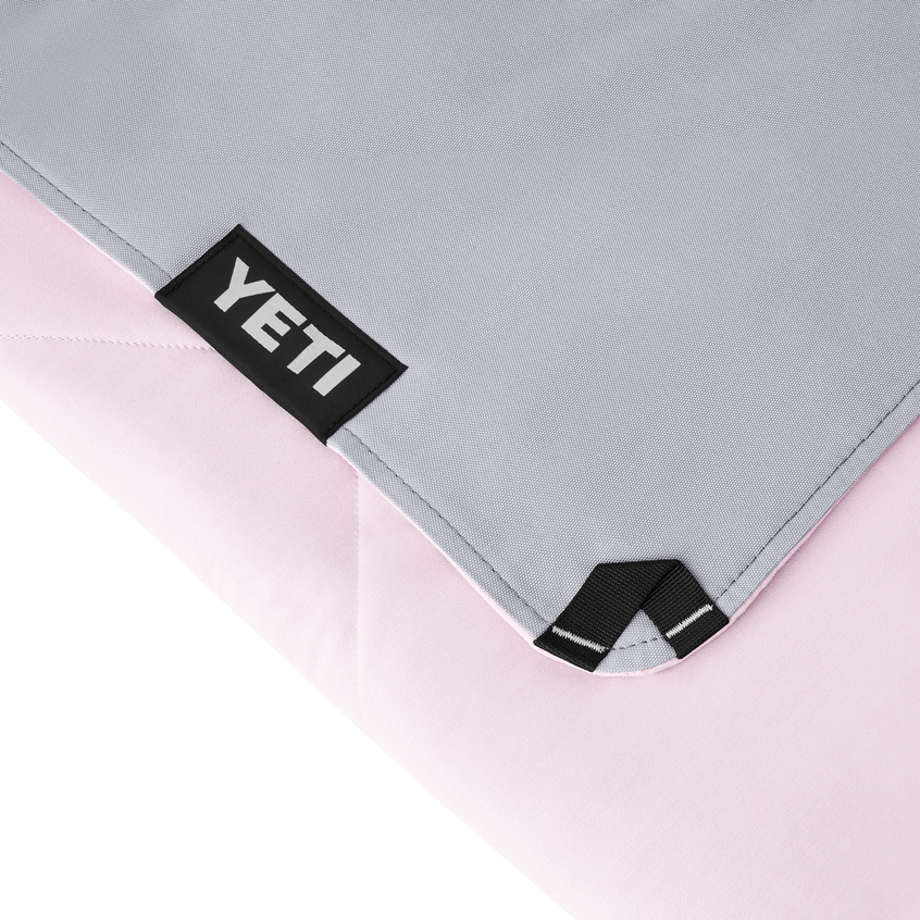 YETI Lowlands® Blanket Cherry Blossom