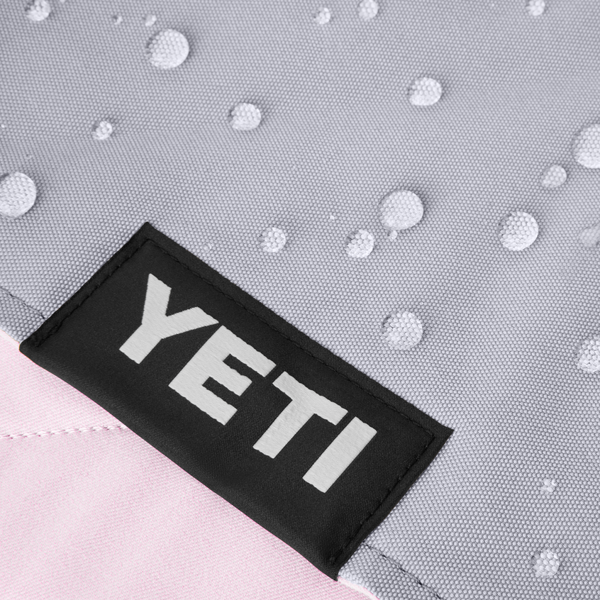 YETI Lowlands® Blanket Cherry Blossom