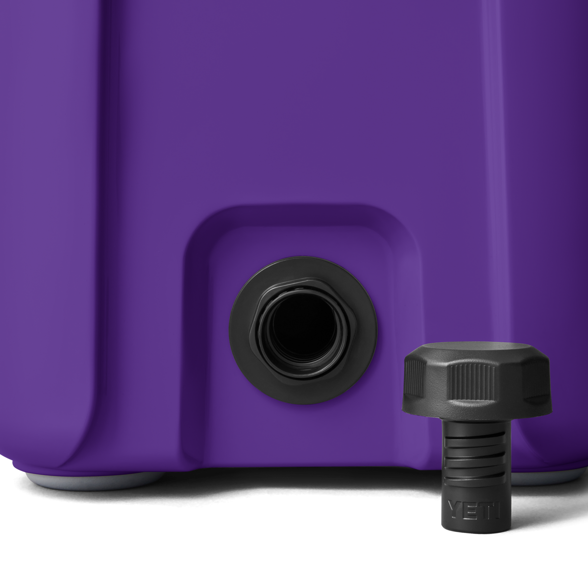 Roadie® 15 Hard Cooler Pace Purple/Blue