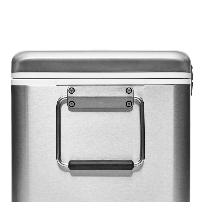 YETI YETI V Series Hard Cooler Stainless Steel